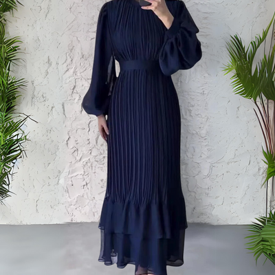Cami - Chic fransk efterårsaftenkjole med mesh-detaljer