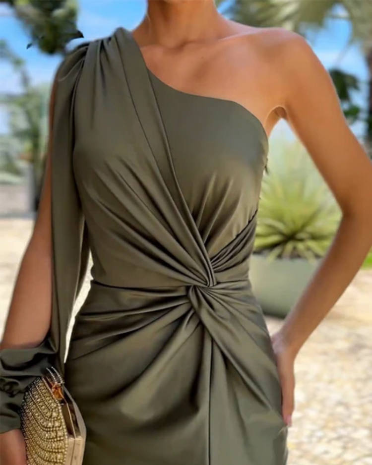 Odessa - Asymmetrisk Ruched Bandage Midi-kjole