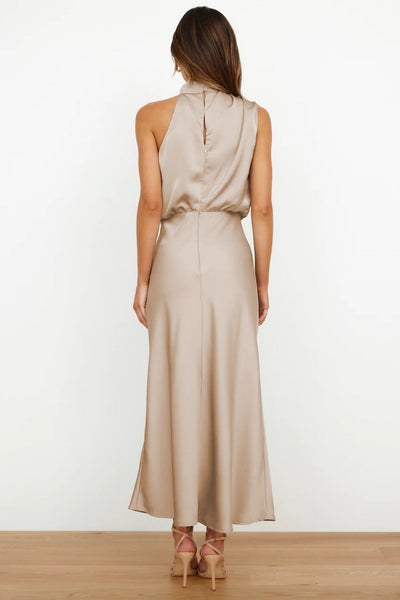 Eva - Lang Kjole med Halterneck