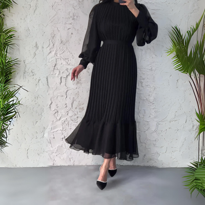 Cami - Chic fransk efterårsaftenkjole med mesh-detaljer