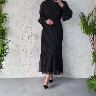 Cami - Chic fransk efterårsaftenkjole med mesh-detaljer