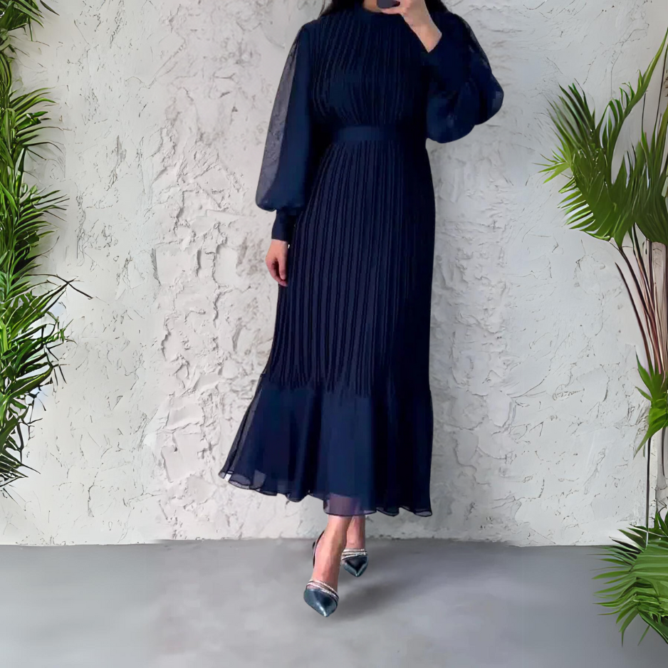 Cami - Chic fransk efterårsaftenkjole med mesh-detaljer