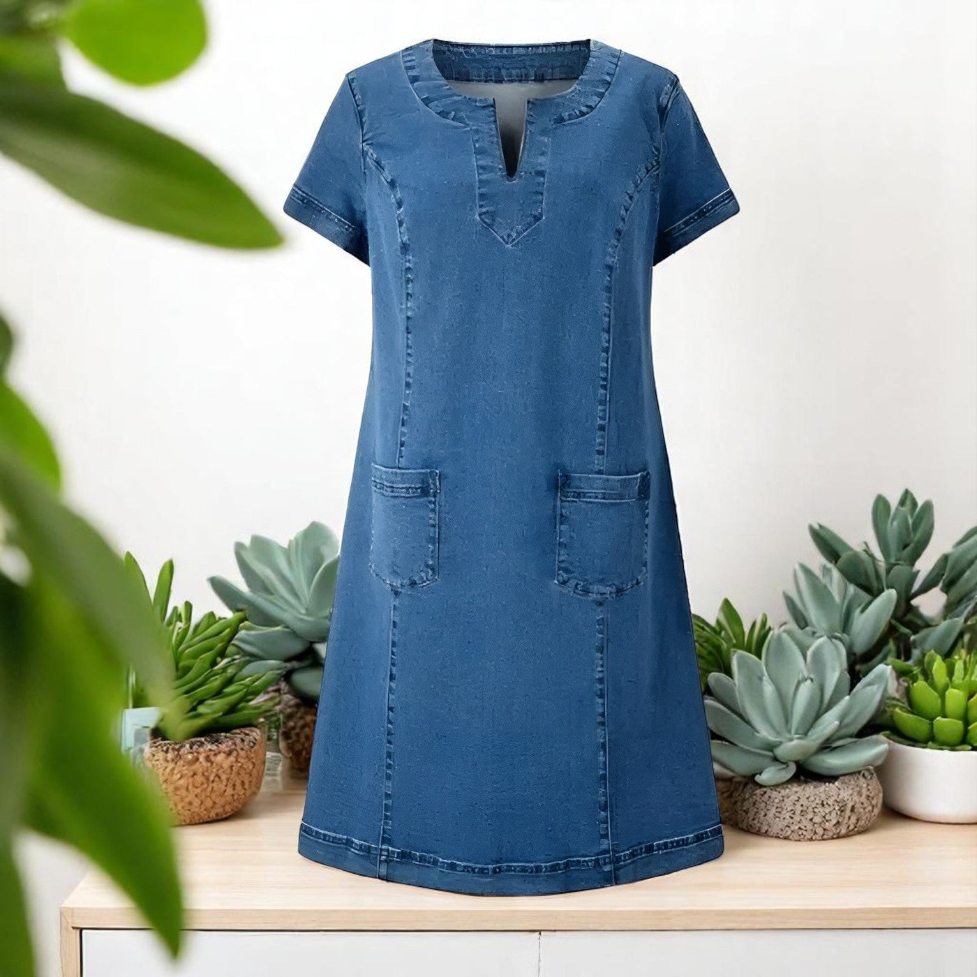 Indigo - Damekjole med korte ærmer og blød denim