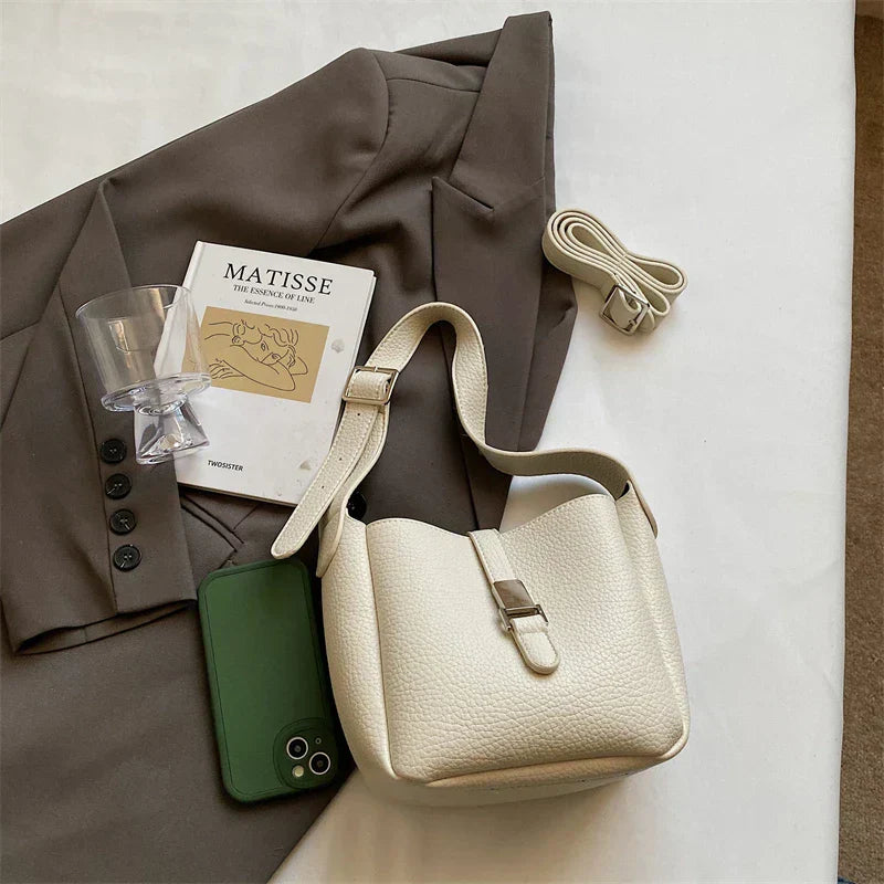 iris™ – moderne bucket taske i læderlook