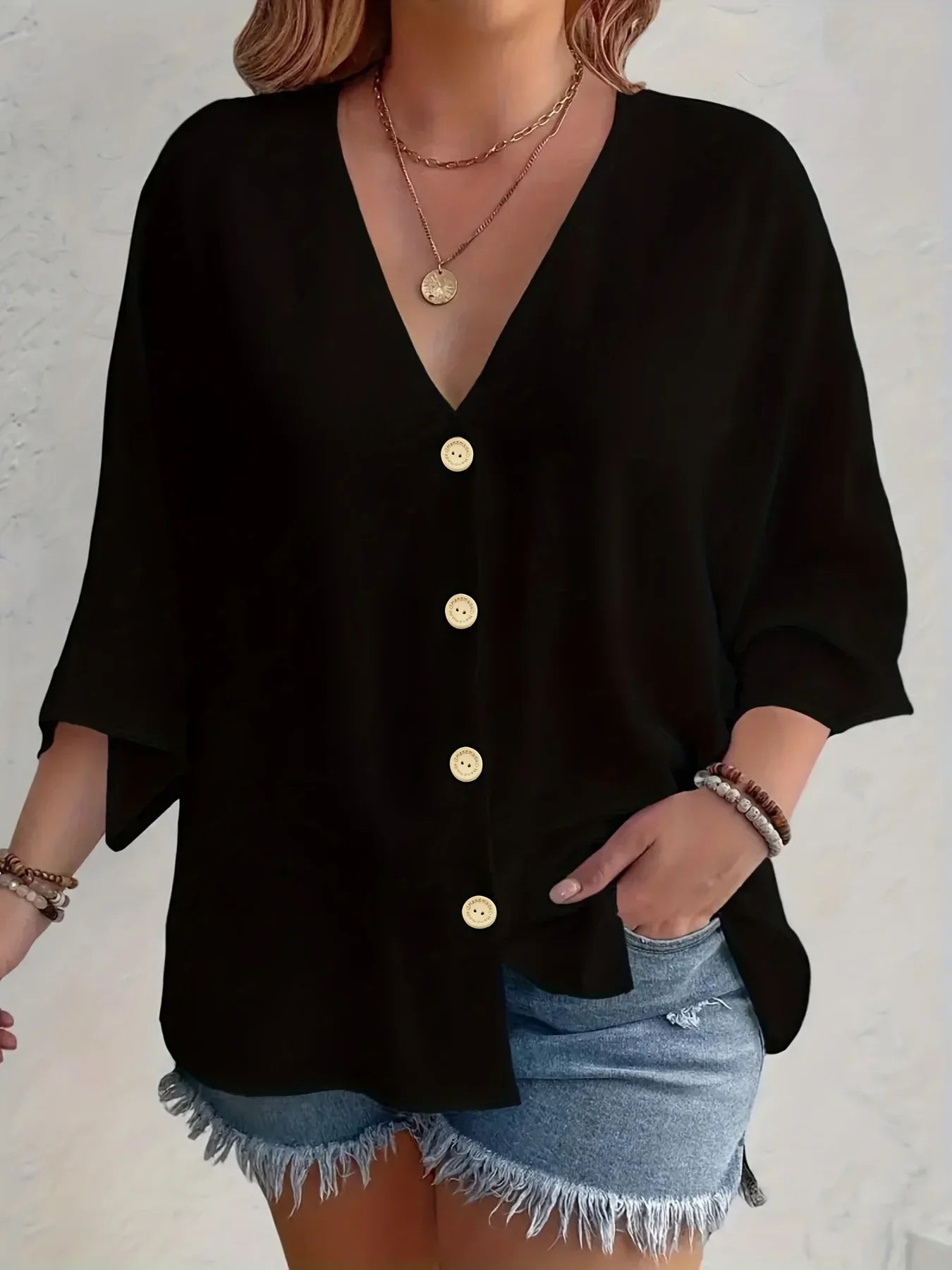 Signe – Bluse med knapper og ¾ ærmer 