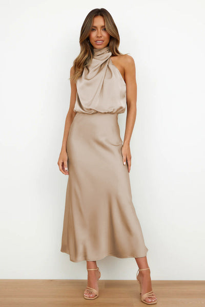 Eva - Lang Kjole med Halterneck