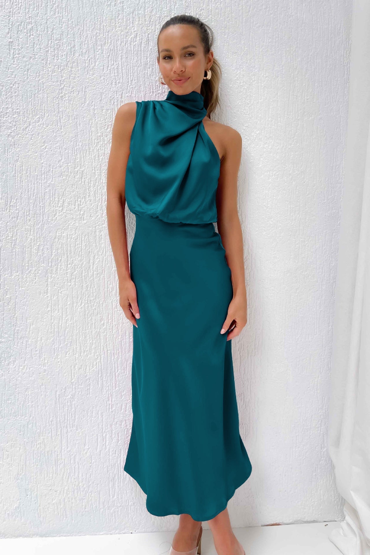 Eva - Lang Kjole med Halterneck