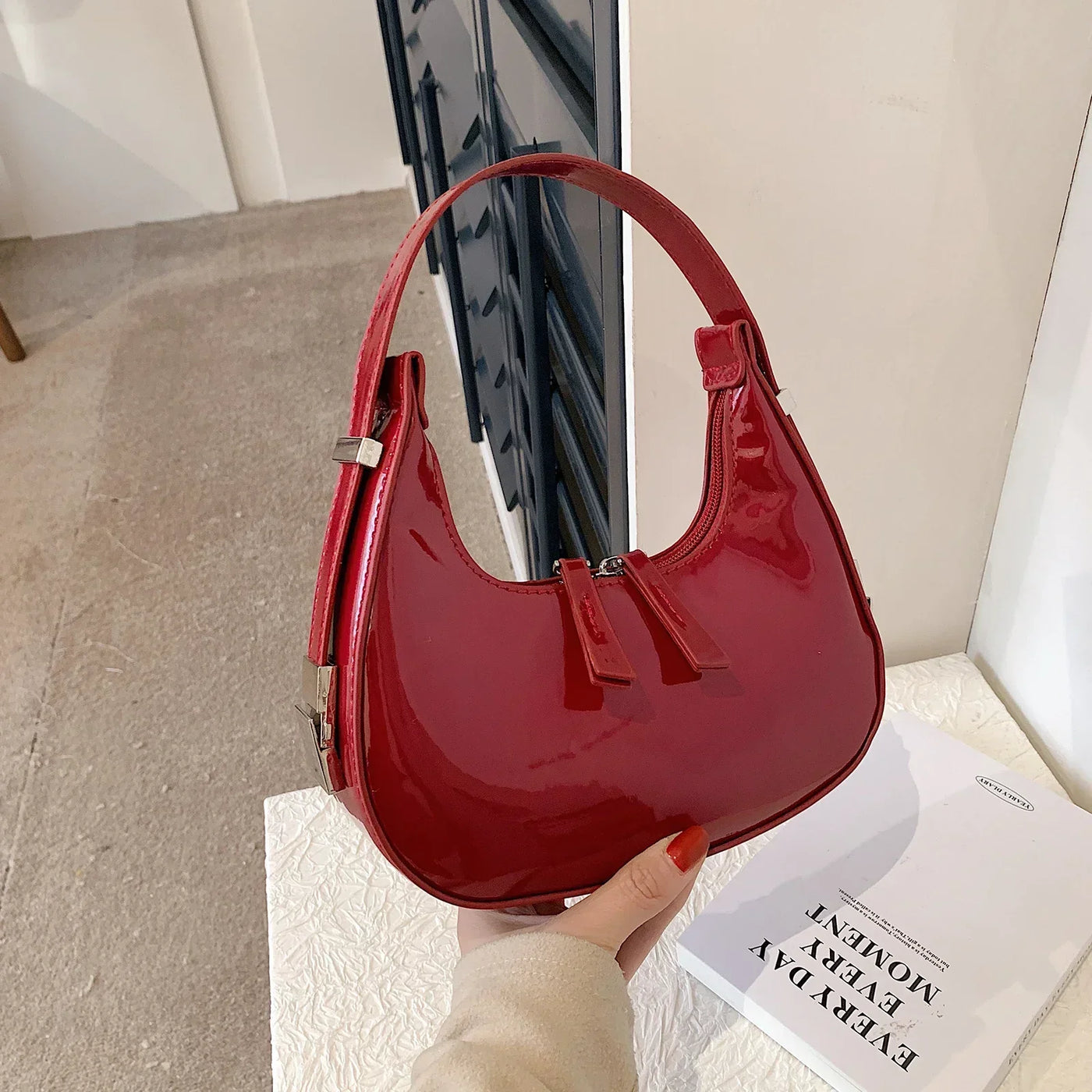 bella™ – vintage halvmåne skuldertaske