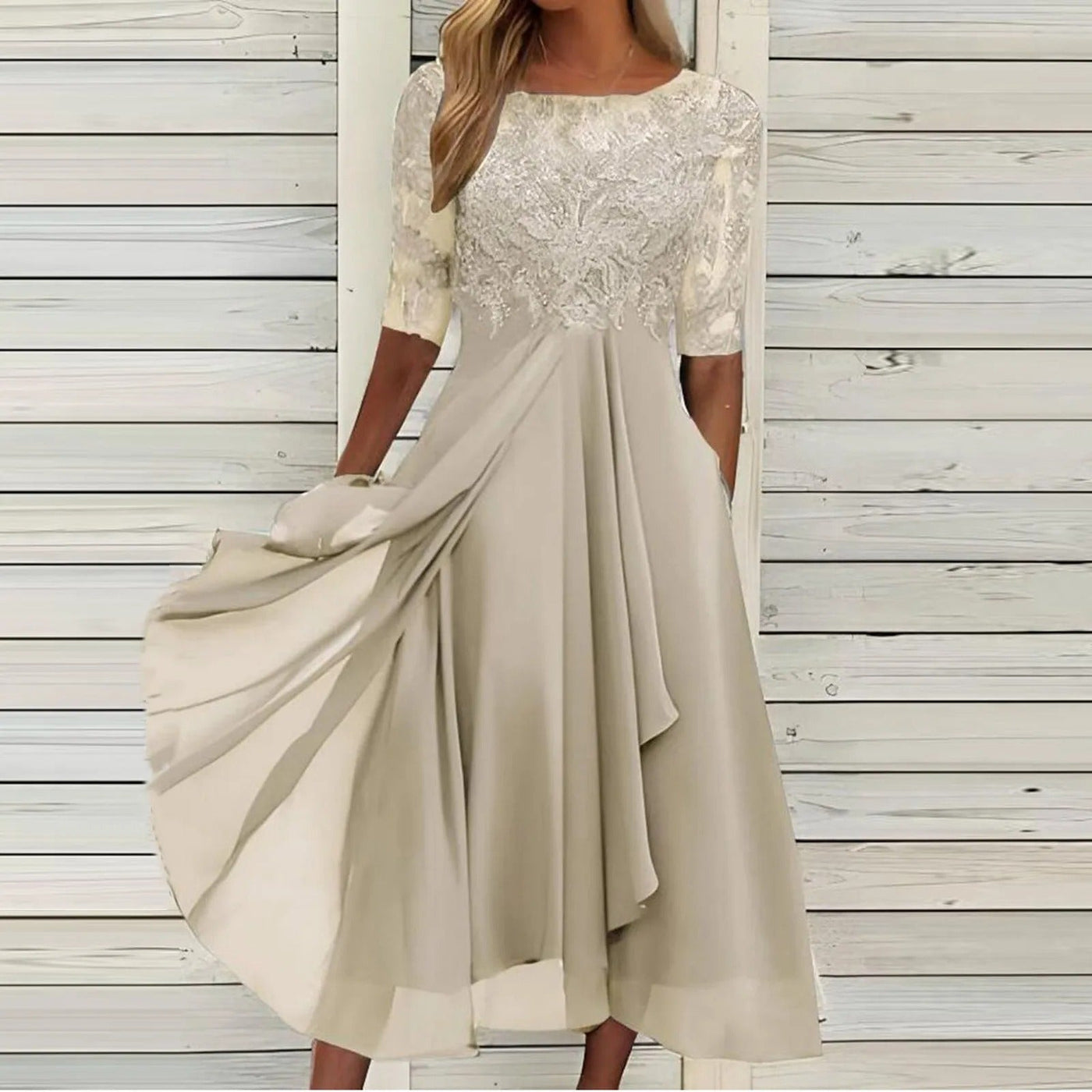 Sylvana - Te-lang blondekjole med broderi