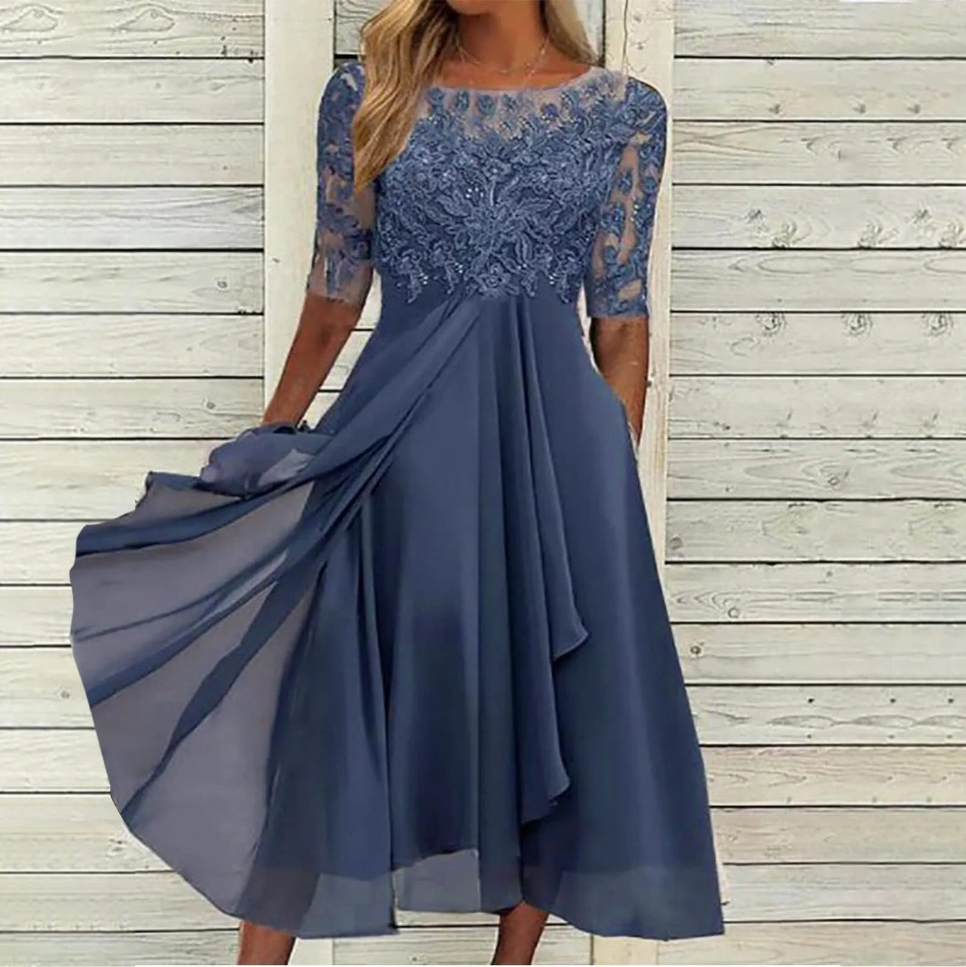 Sylvana - Te-lang blondekjole med broderi