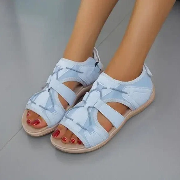 Ariana – Stilfulde, justerbare sommersandaler med svangstøtte 