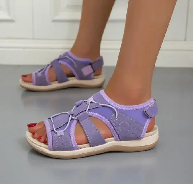 Ariana – Stilfulde, justerbare sommersandaler med svangstøtte 