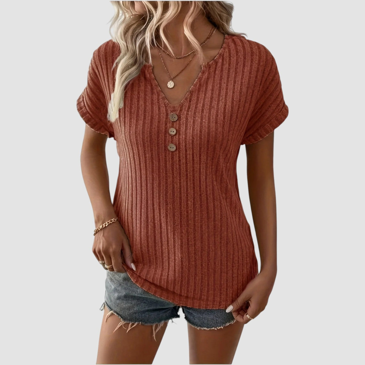 Svala – Ribbet top med knapper