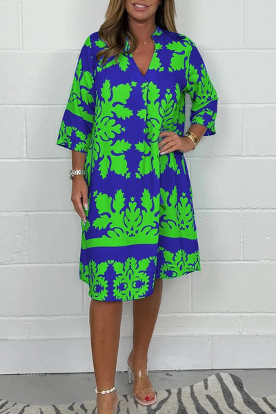 Kenzie - Bohemian Retro Print Kjole med V-hals og Beskårne Ærmer