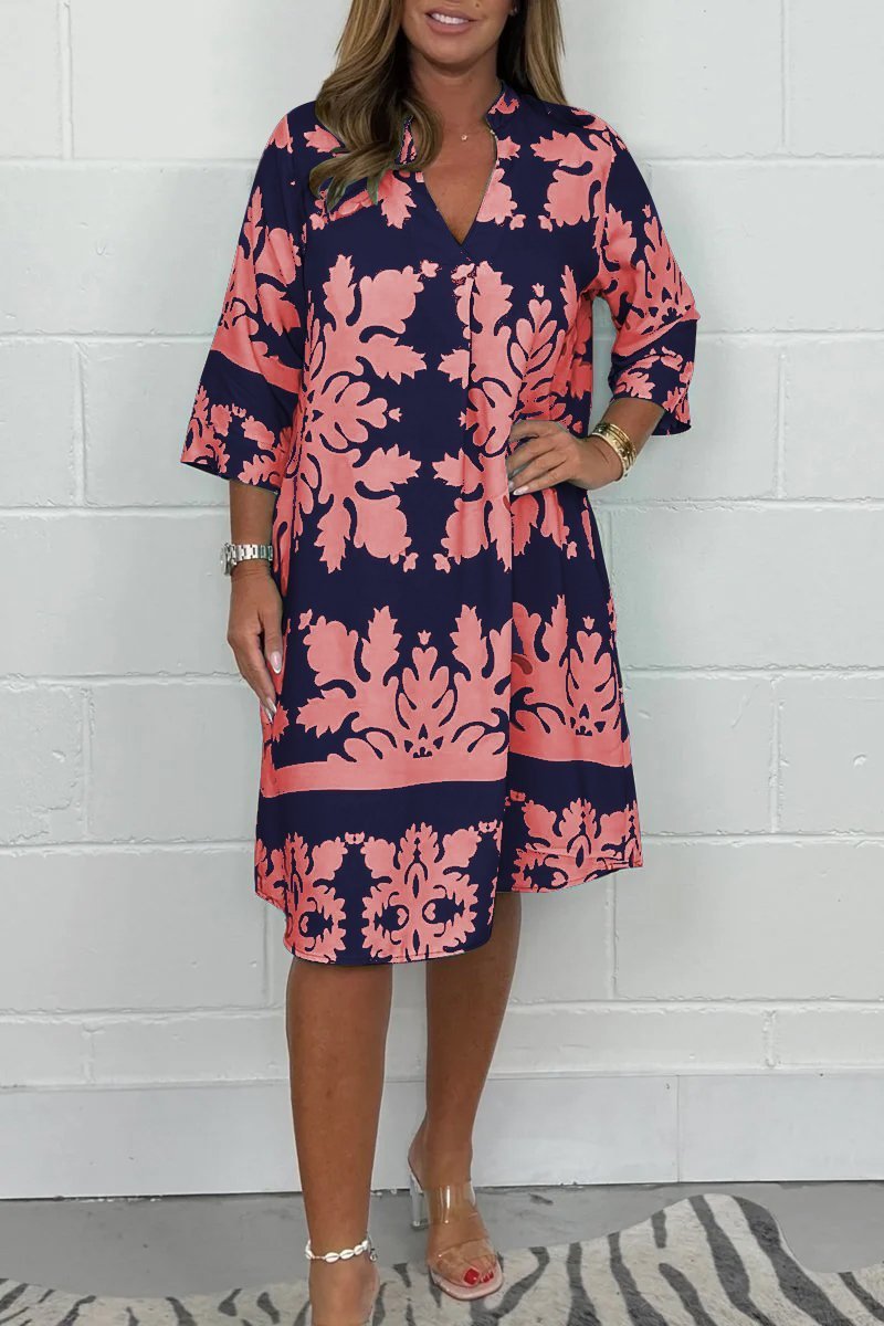 Kenzie - Bohemian Retro Print Kjole med V-hals og Beskårne Ærmer