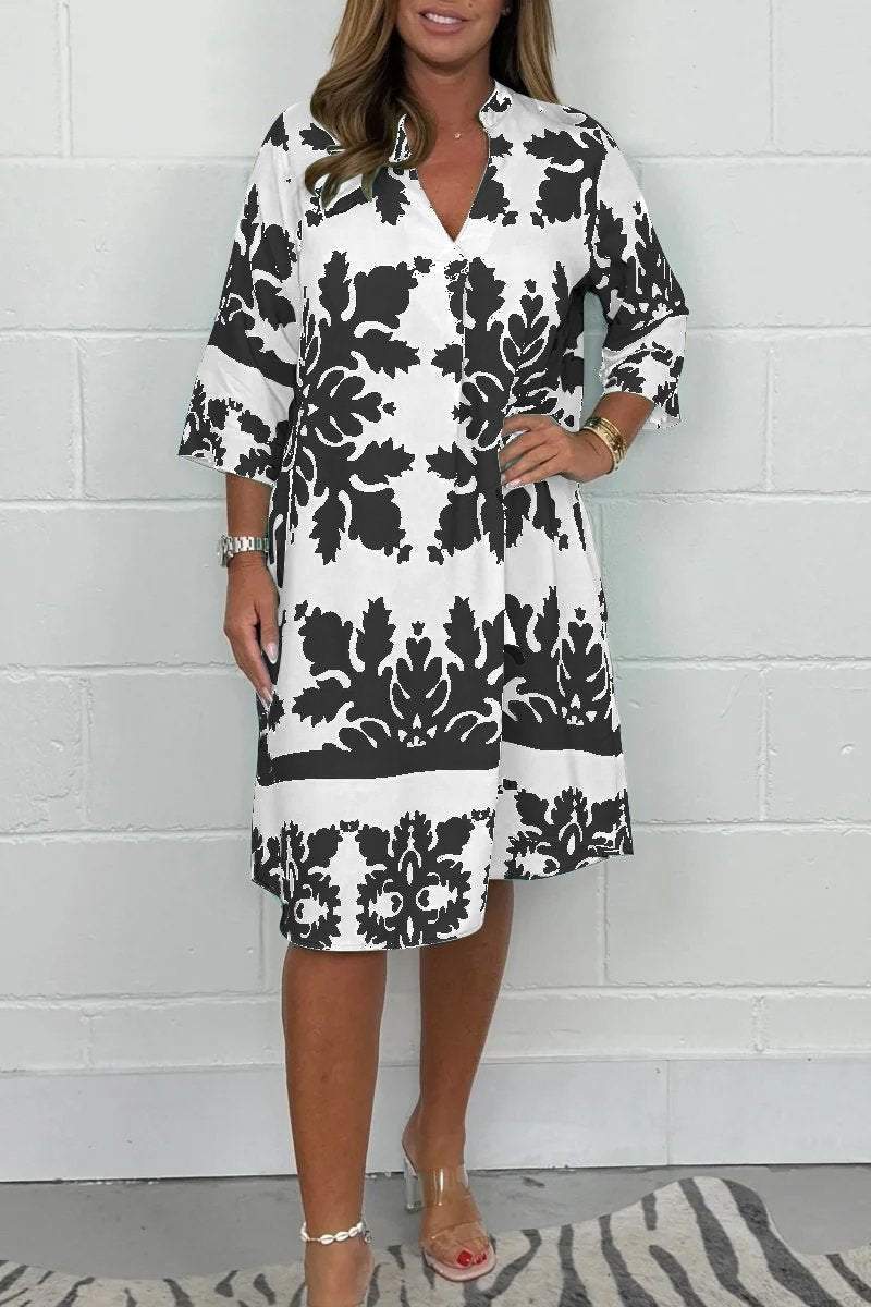Kenzie - Bohemian Retro Print Kjole med V-hals og Beskårne Ærmer