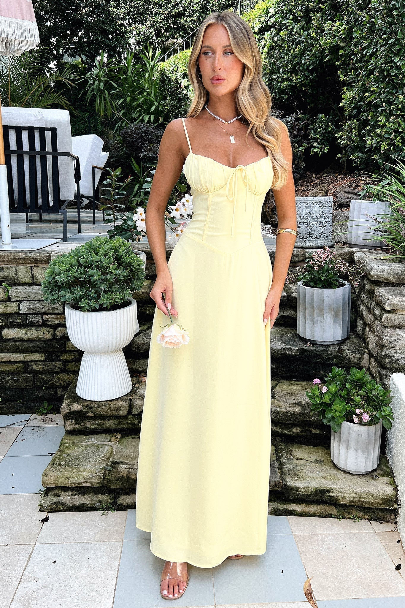 Cambria - Elegant maxi-omslagskjole med spaghettistropper