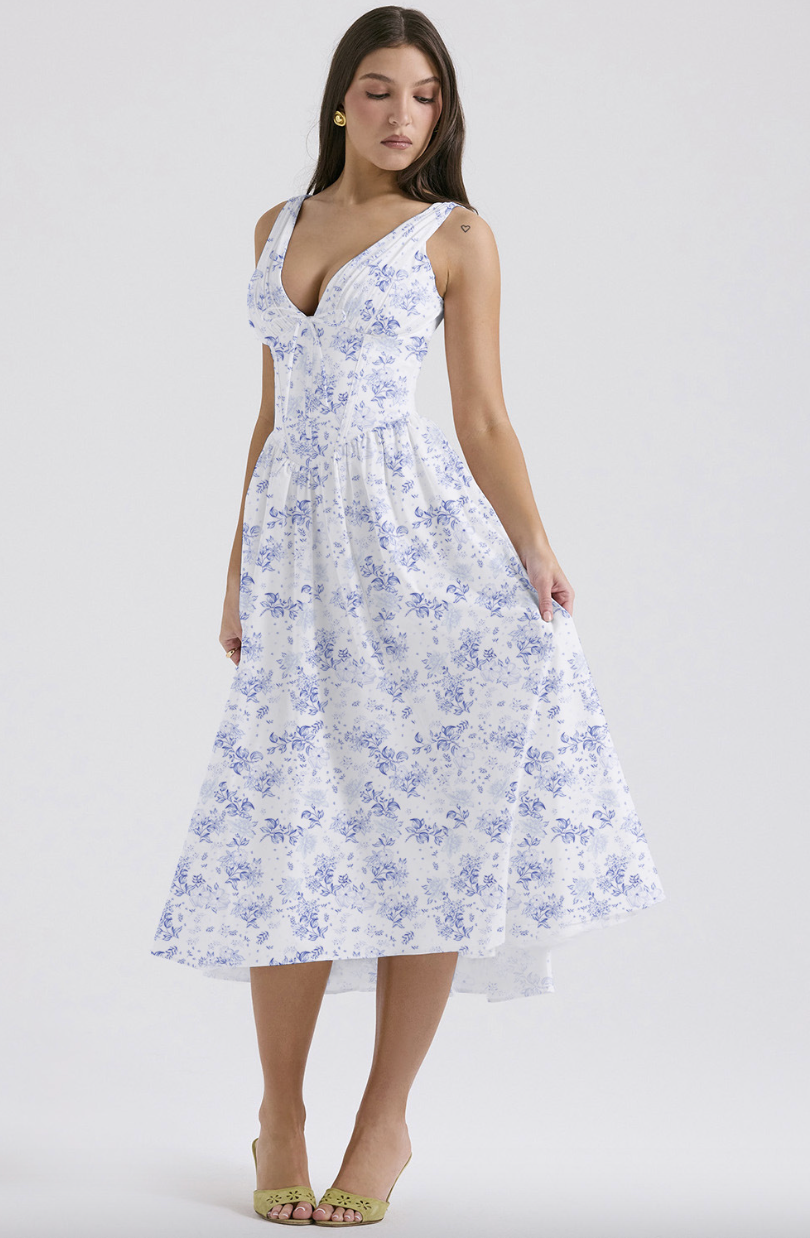 Aeliana - Elegant og flatterende sommerkjole